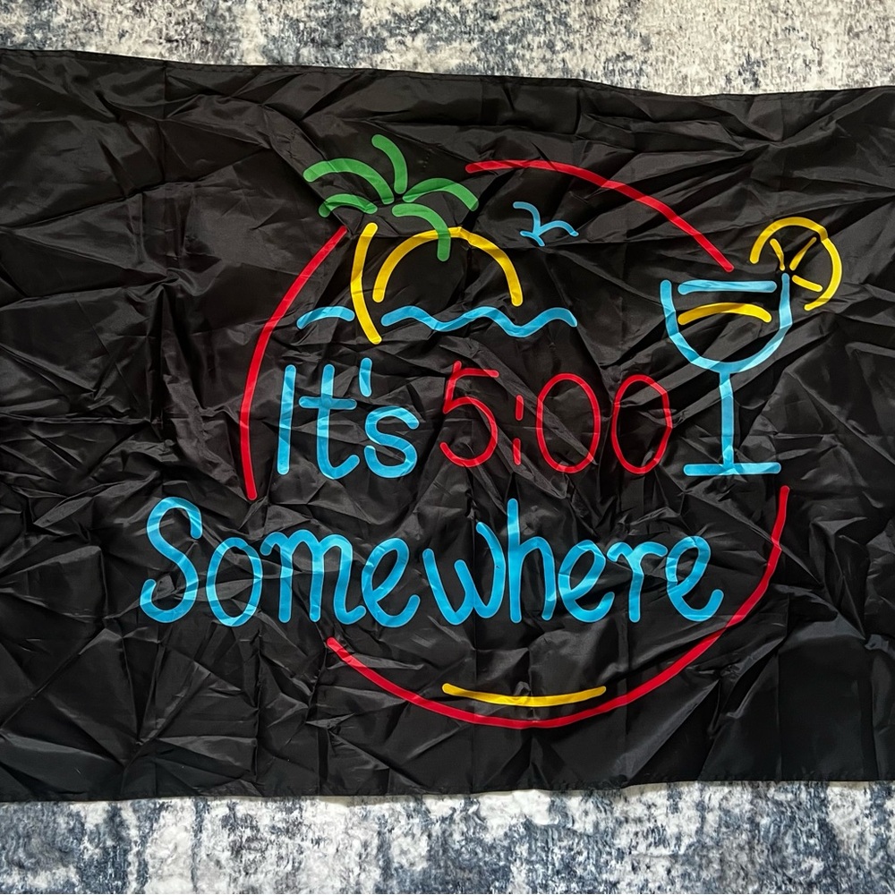 2 Jimmy Buffett Flags, 1 American Flag & a “Flag Pole To Go” telescoping